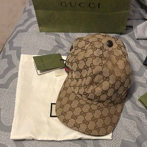 Gucci Beige Monogram Cap with Green and Red Accents size XL